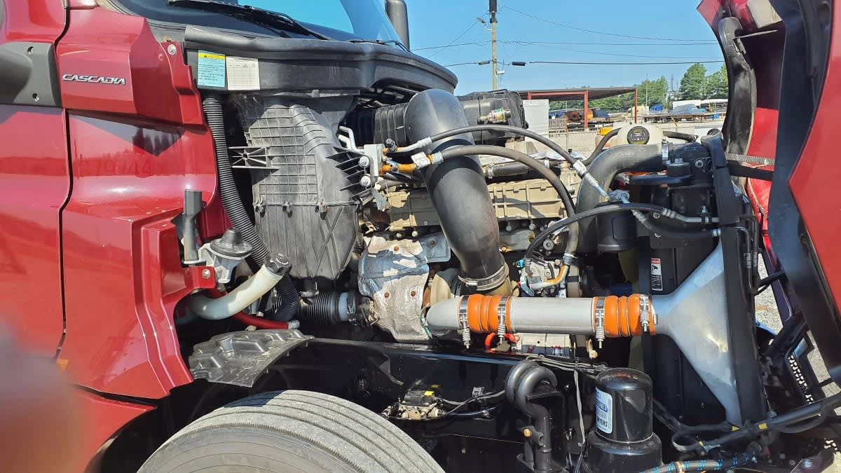 2020 Freightliner Cascadia in Birmingham, AL — photo 12