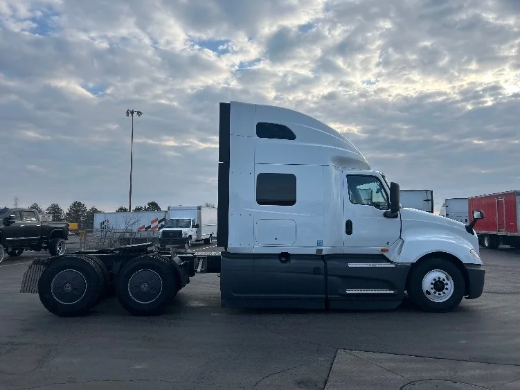 2023 International LT in Knoxville, TN — photo 8