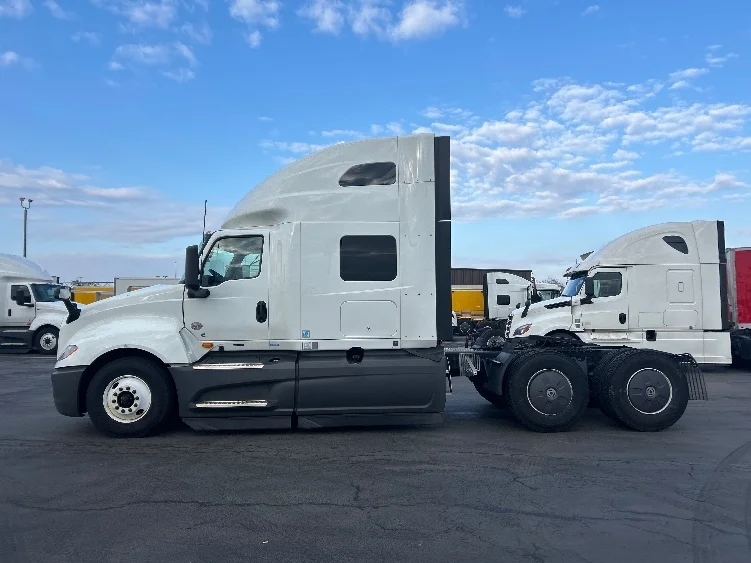 2023 International LT in Knoxville, TN — photo 4