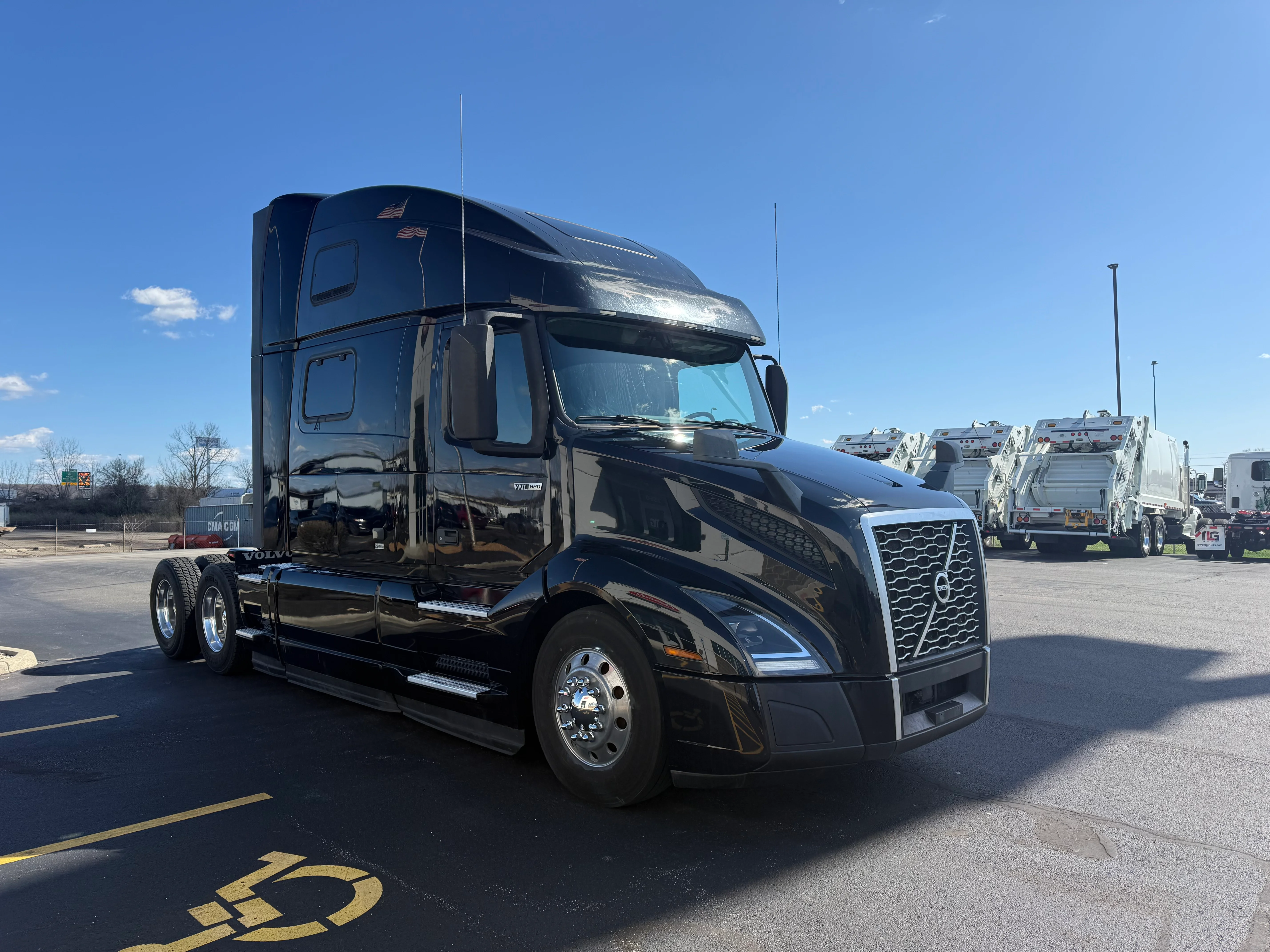 2020 Volvo VNL 860 in Cincinnati, OH — photo 7