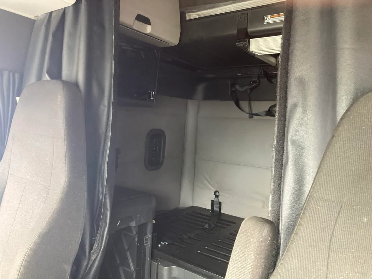 2021 Freightliner Cascadia in Springfield, MA — photo 14