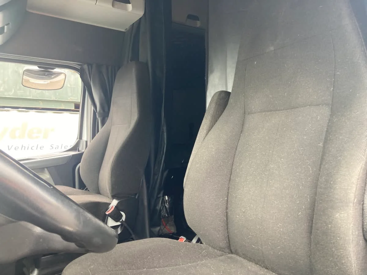 2021 Freightliner Cascadia in Springfield, MA — photo 12