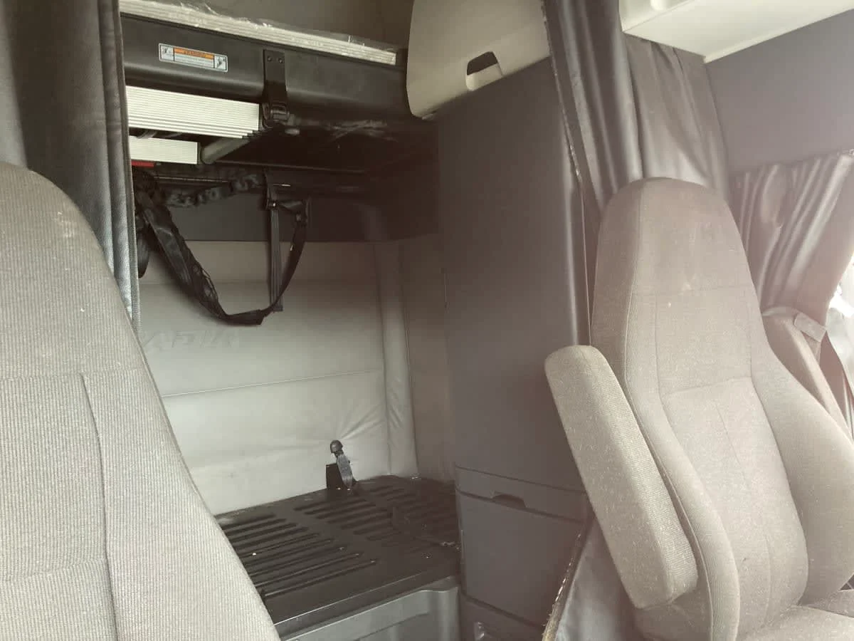2021 Freightliner Cascadia in Springfield, MA — photo 15