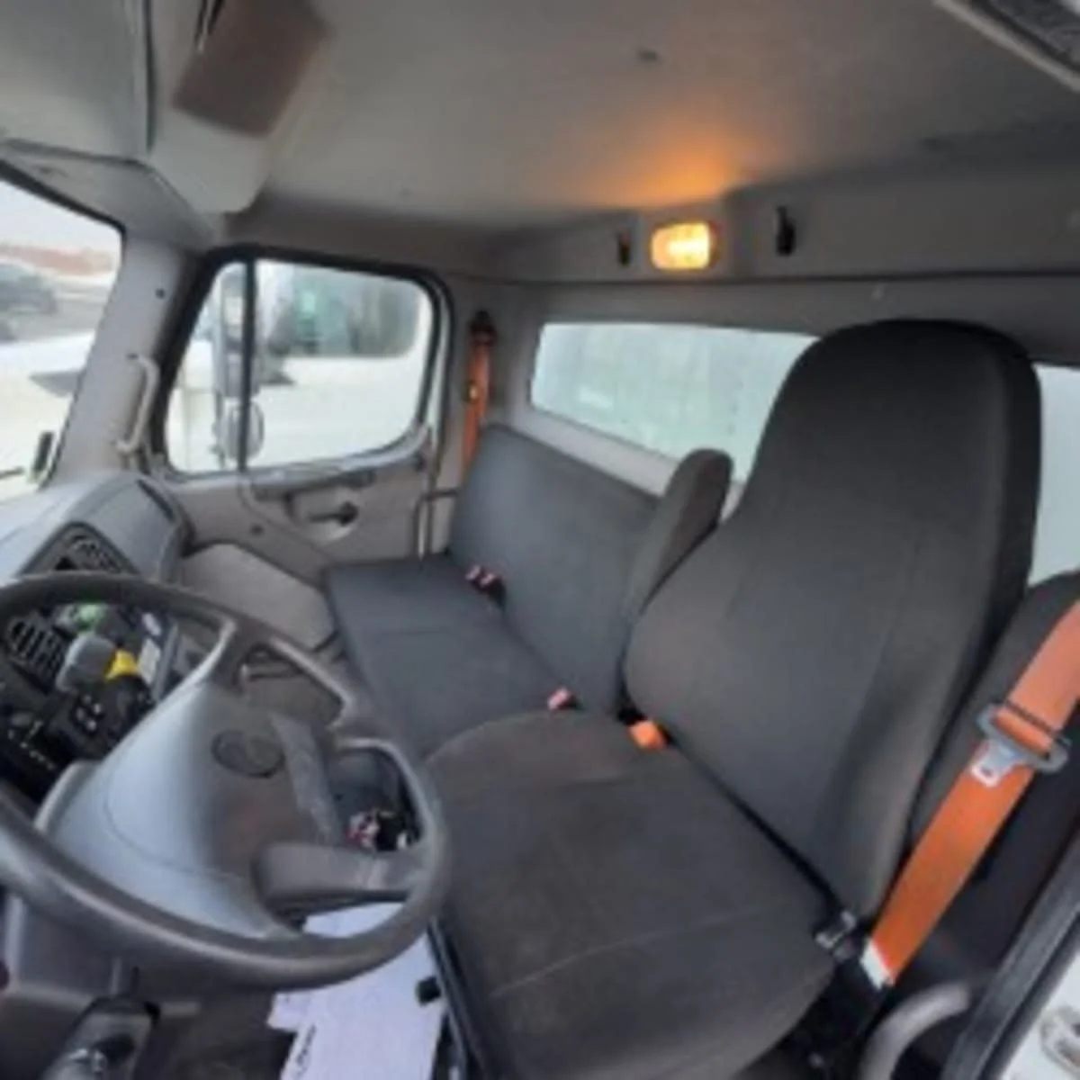 2015 Freightliner M2 106 in Syracuse, NY — photo 7