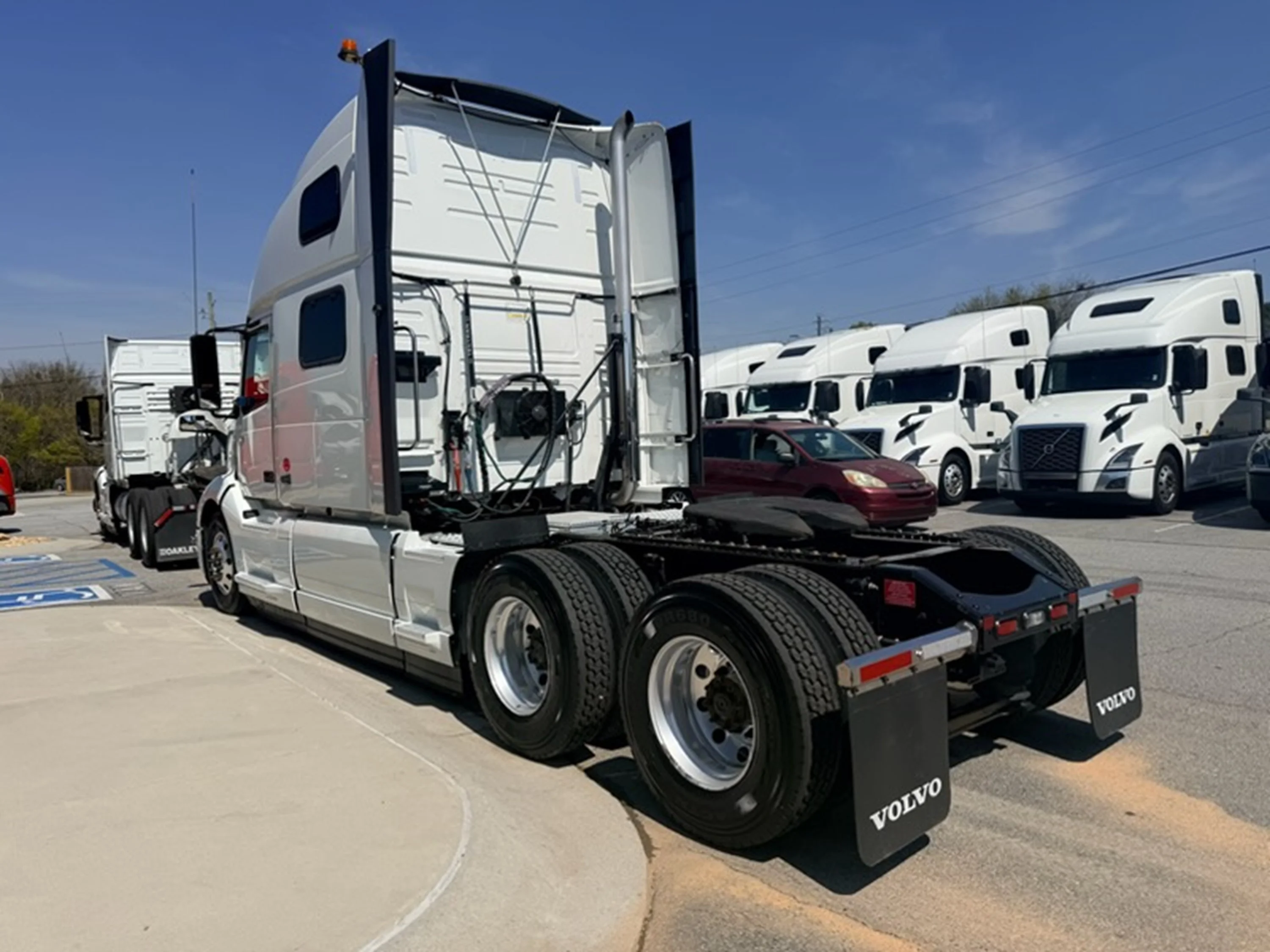 2024 Volvo VNL 860 - image 5