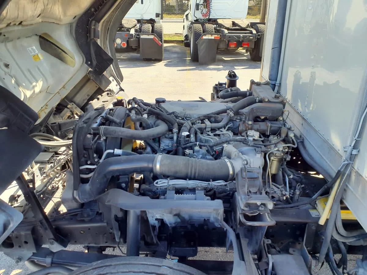 2017 Isuzu NPR - image 10