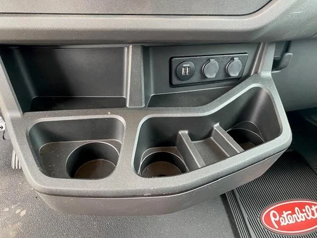 2025 Peterbilt 536 - image 17