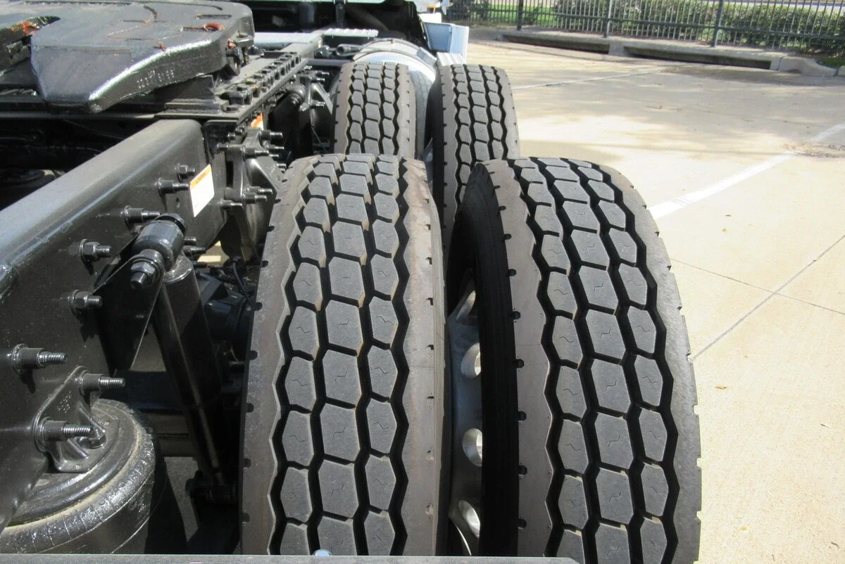 2023 Freightliner Cascadia - image 15