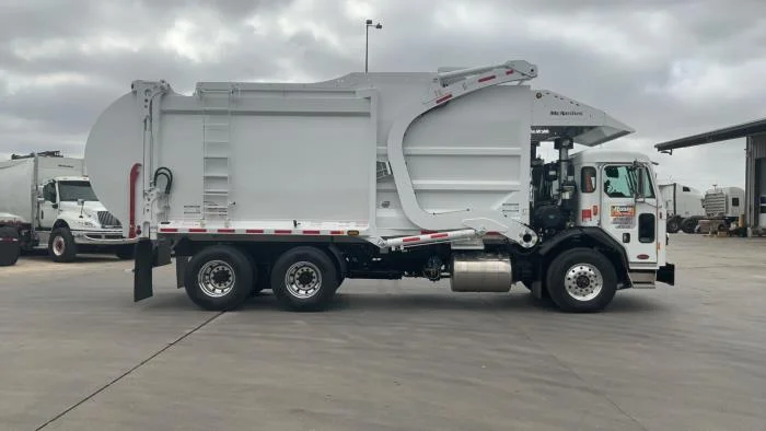 2025 Peterbilt 520 in Houston, TX — photo 5