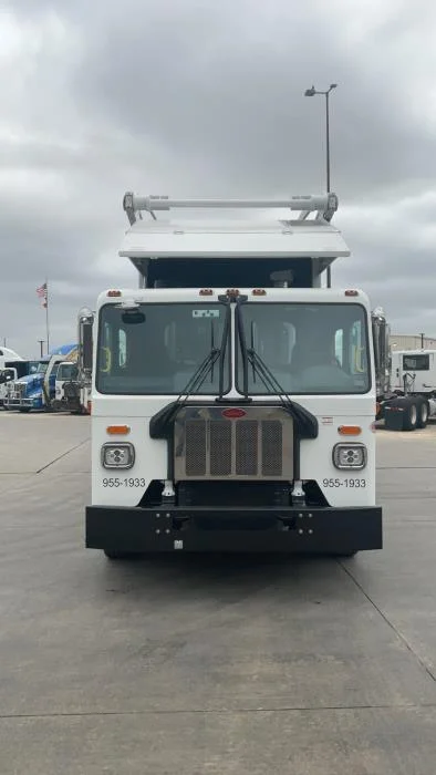 2025 Peterbilt 520 in Houston, TX — photo 3