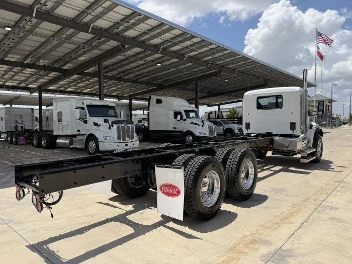 2027 Peterbilt 548 — photo 7