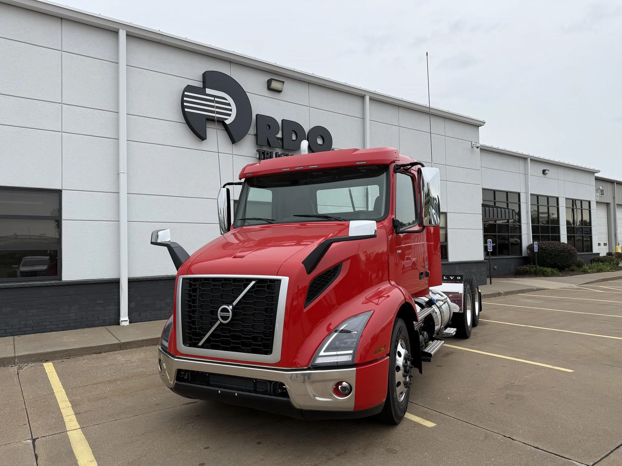 2026 Volvo VNR 640