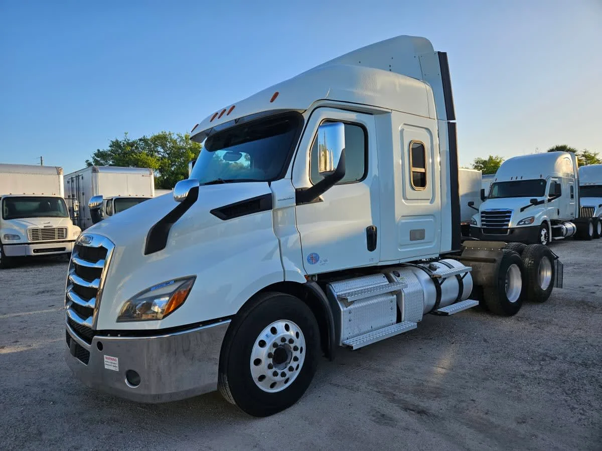 2020 Freightliner Cascadia in Orlando, FL