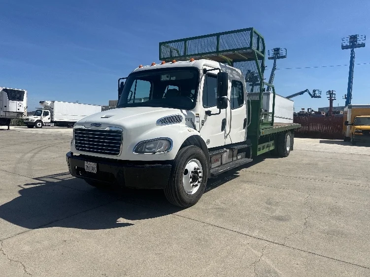 2016 Freightliner M2 106 in West Sacramento, CA — photo 3