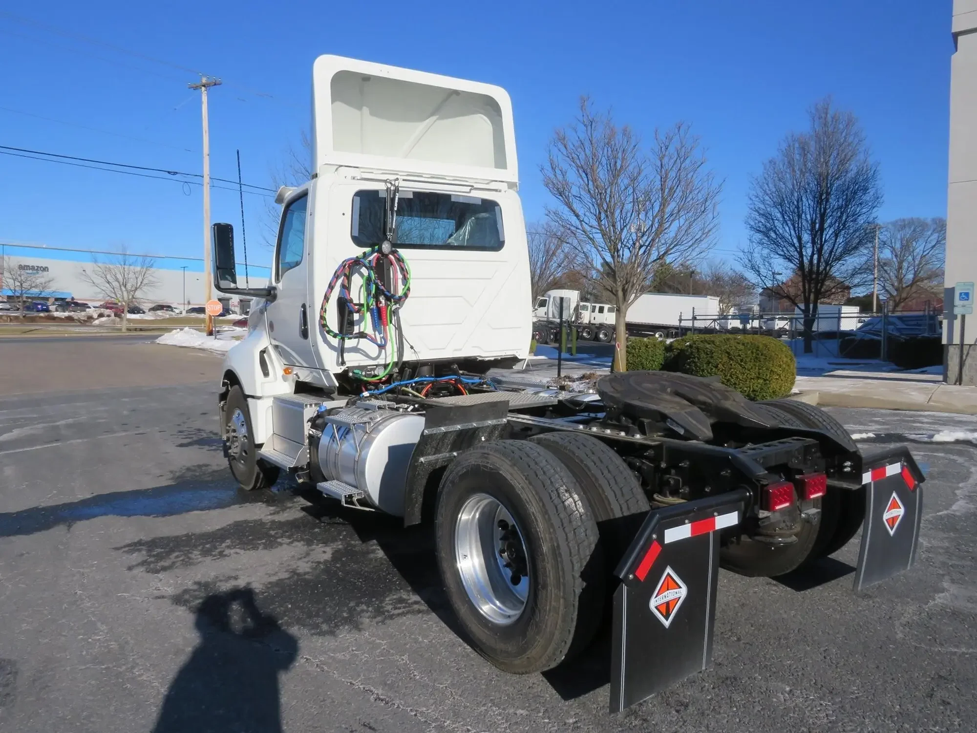 2025 International LT - image 5