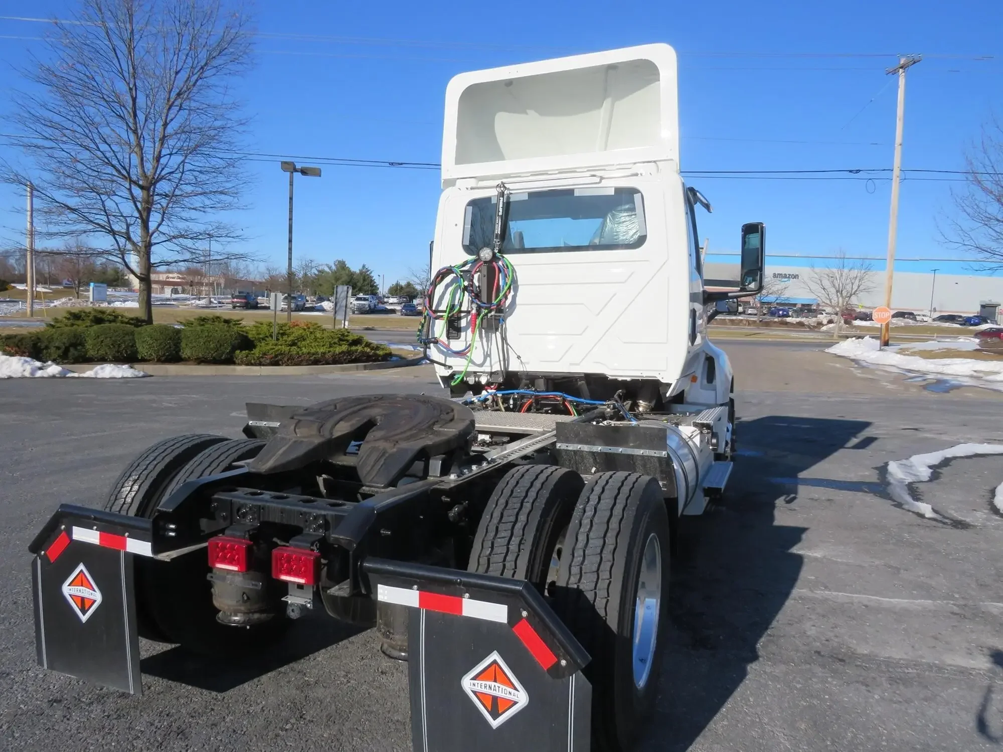 2025 International LT - image 4