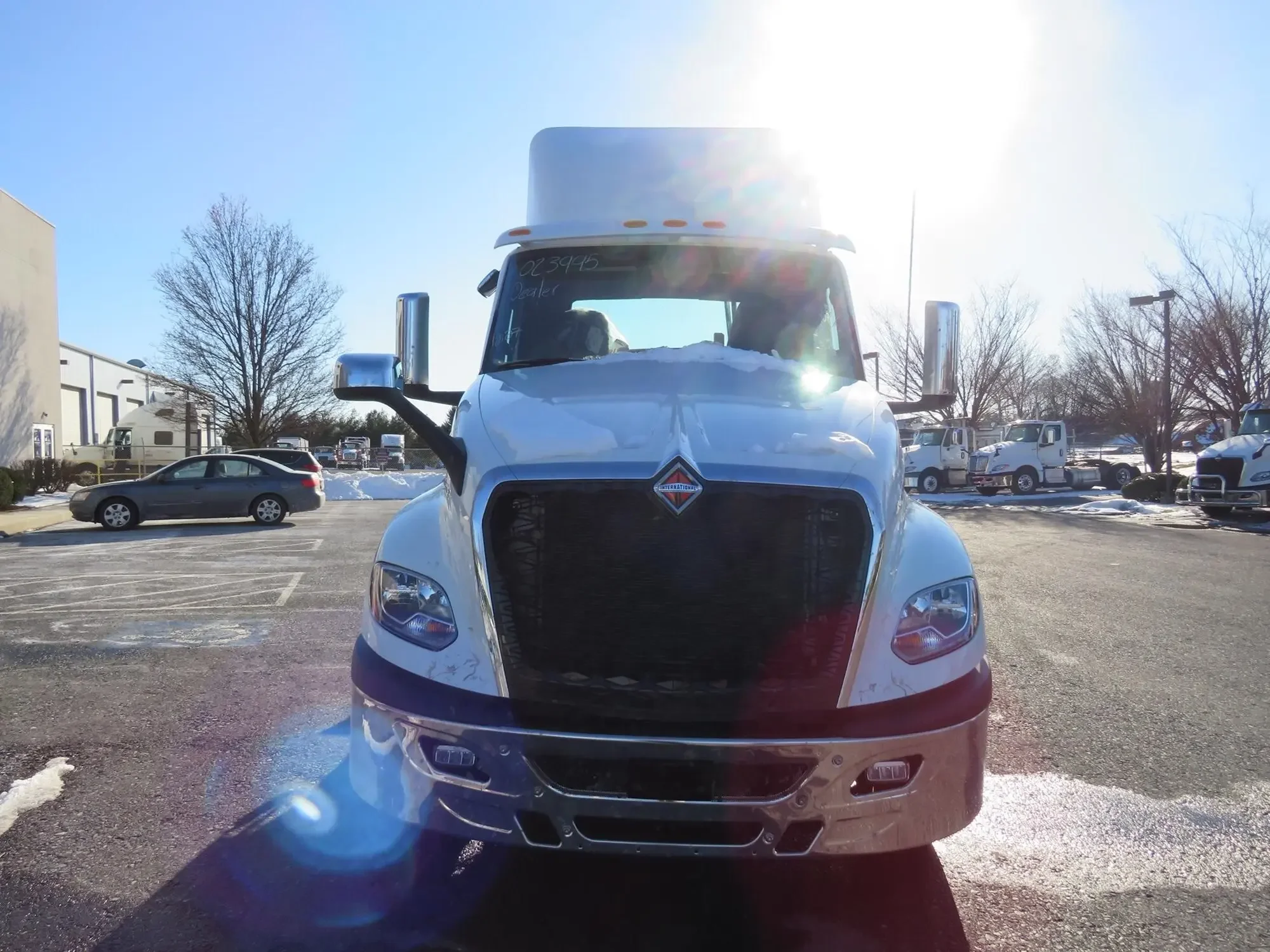 2025 International LT - image 2