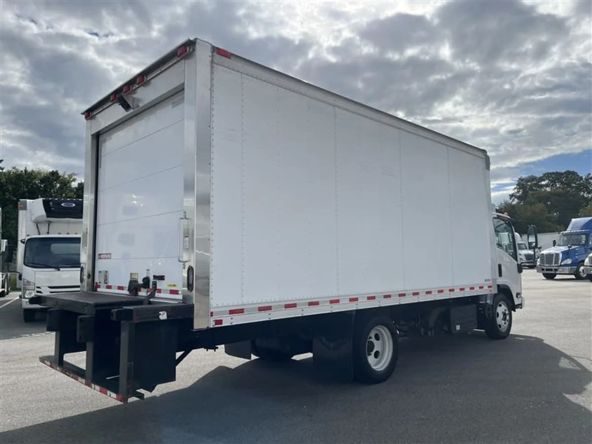 2020 Isuzu NQR in Beltsville, MD — photo 4