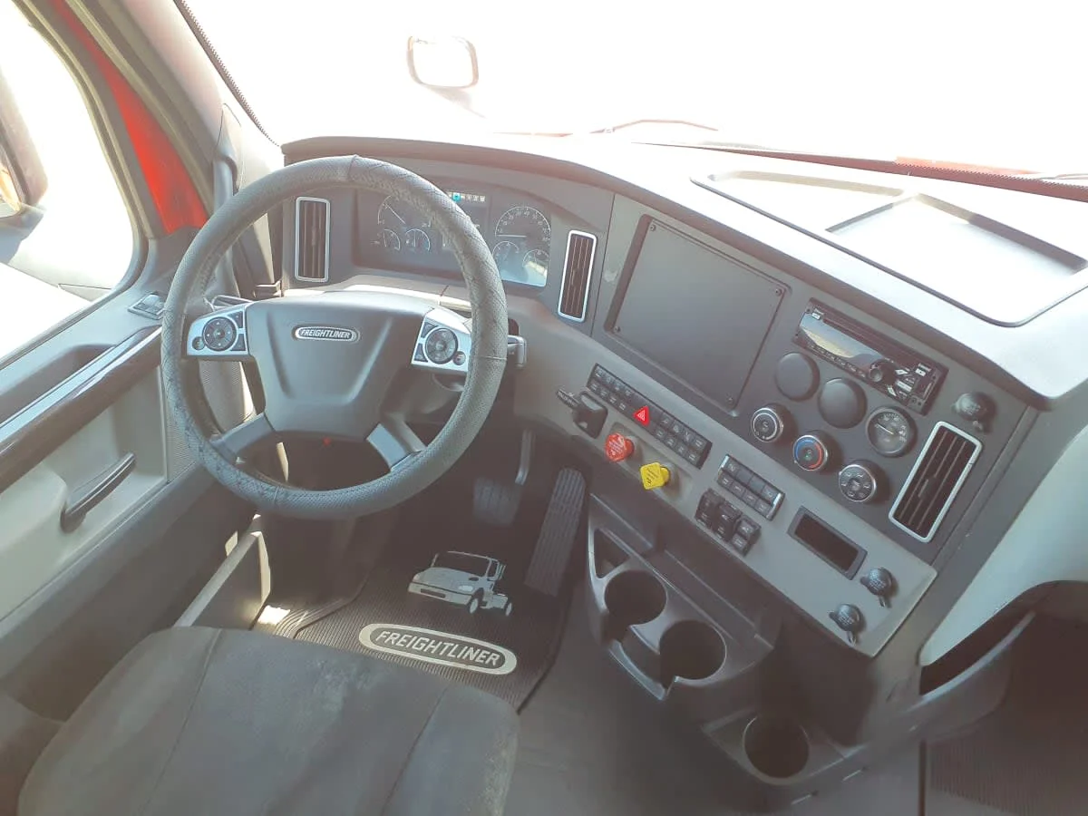 2019 Freightliner Cascadia in Wayland, MI — photo 7