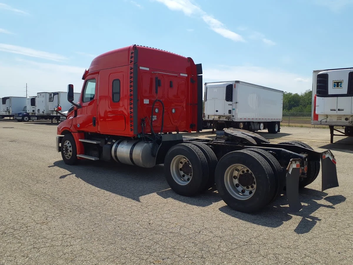 2019 Freightliner Cascadia in Wayland, MI — photo 6