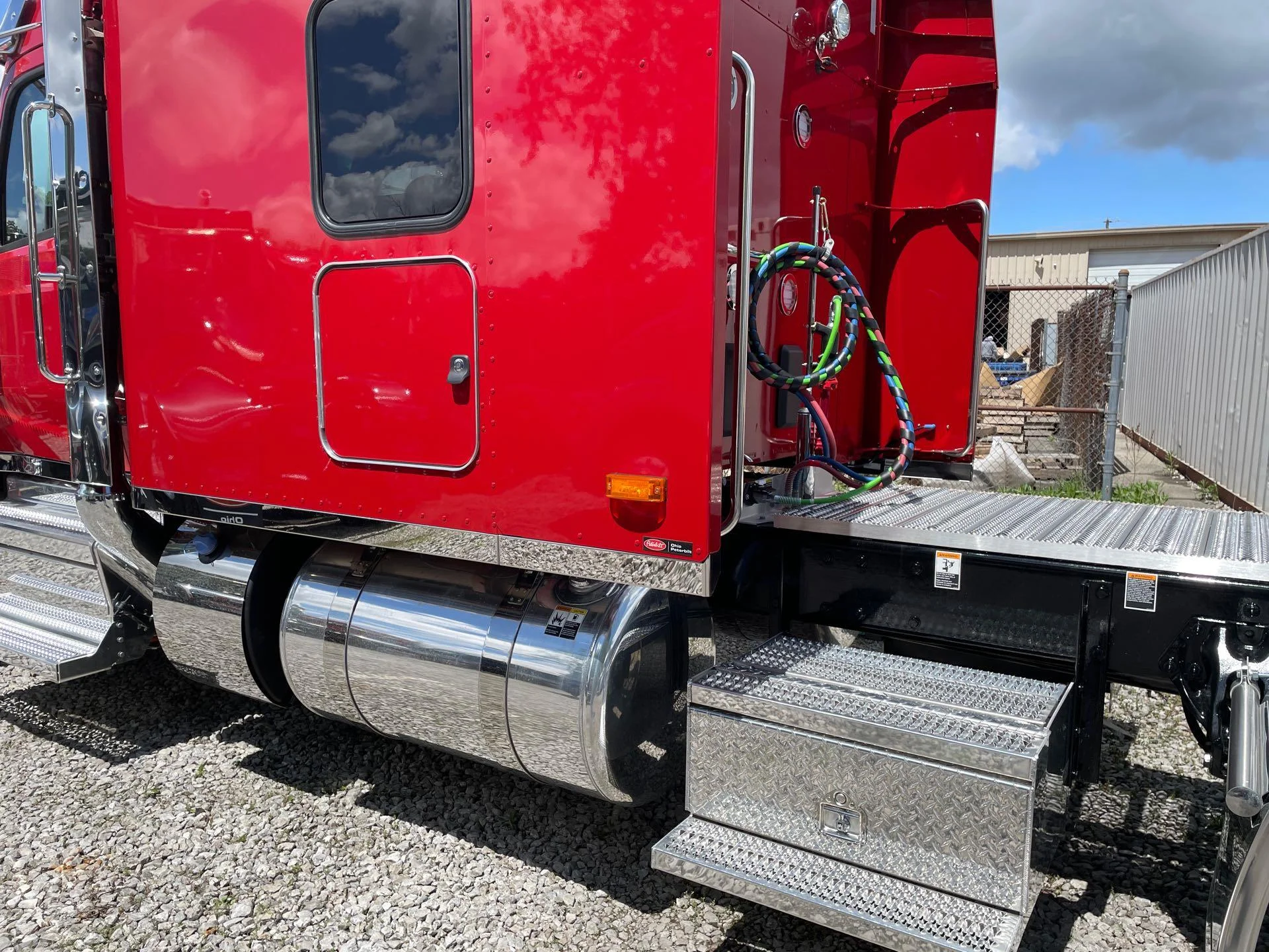 2027 Peterbilt 589 in Youngstown, OH — photo 9
