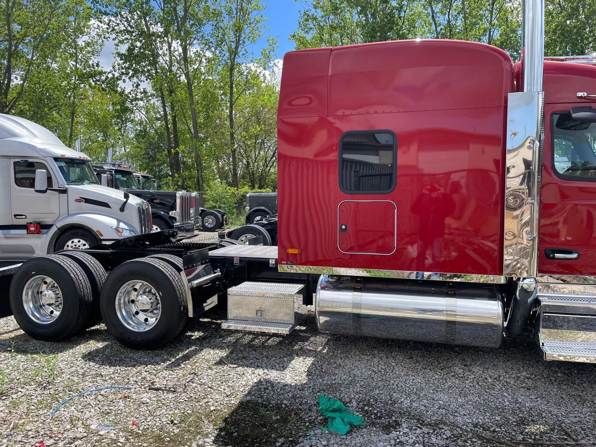 2027 Peterbilt 589 in Youngstown, OH — photo 4