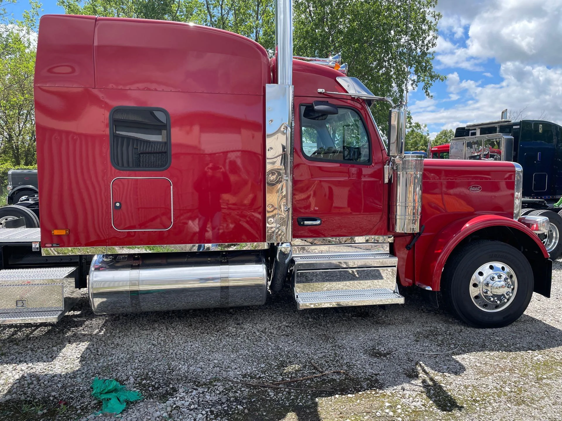 2027 Peterbilt 589 in Youngstown, OH — photo 3