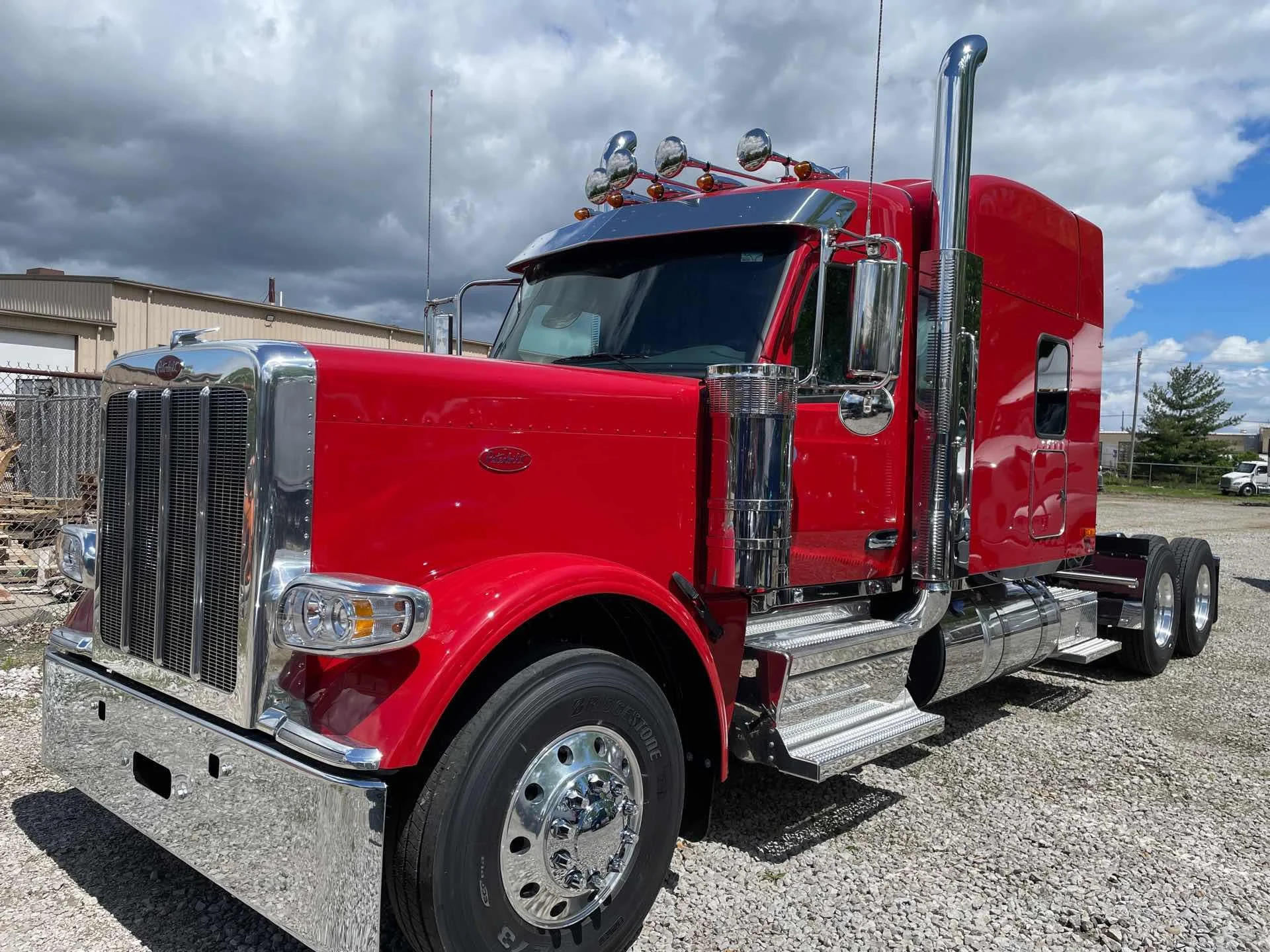 2027 Peterbilt 589 in Youngstown, OH