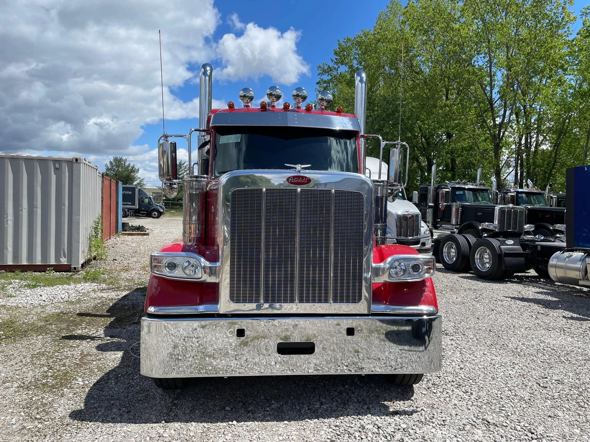 2027 Peterbilt 589 in Youngstown, OH — photo 2