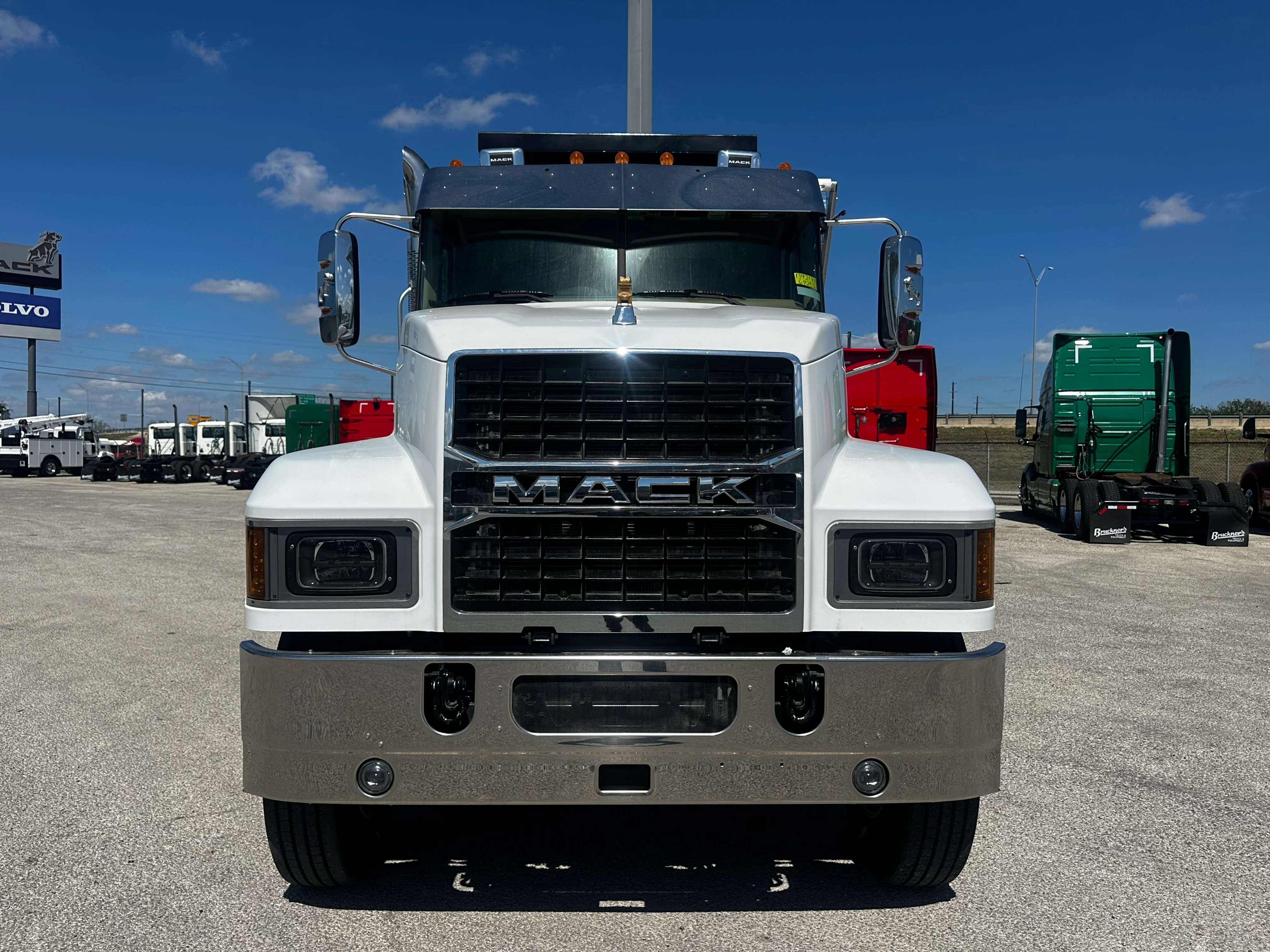 2026 Mack Pinnacle in San Antonio, TX — photo 3
