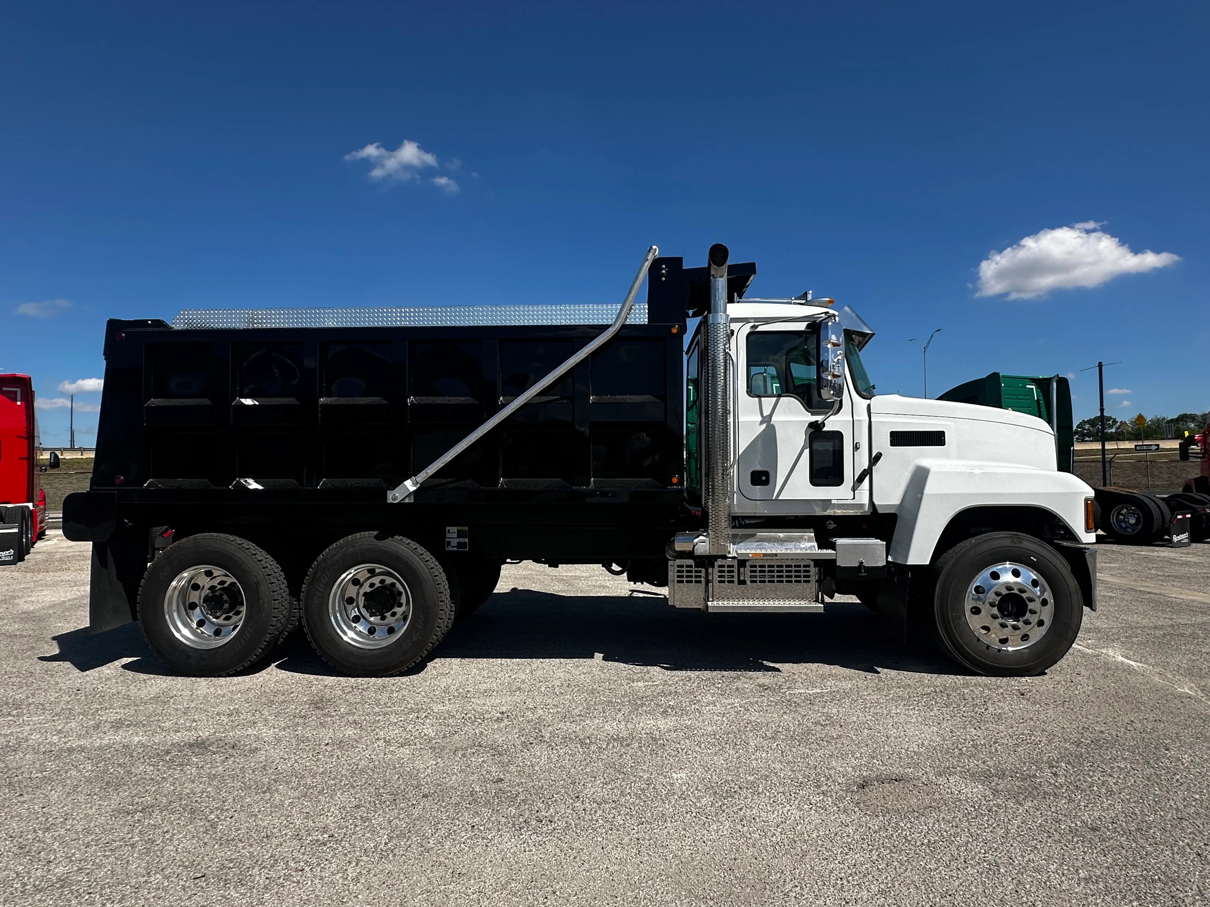 2026 Mack Pinnacle in San Antonio, TX — photo 5
