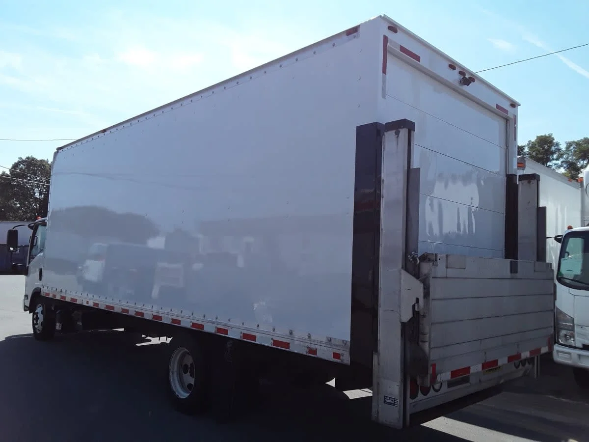 2019 Isuzu NRR - image 6