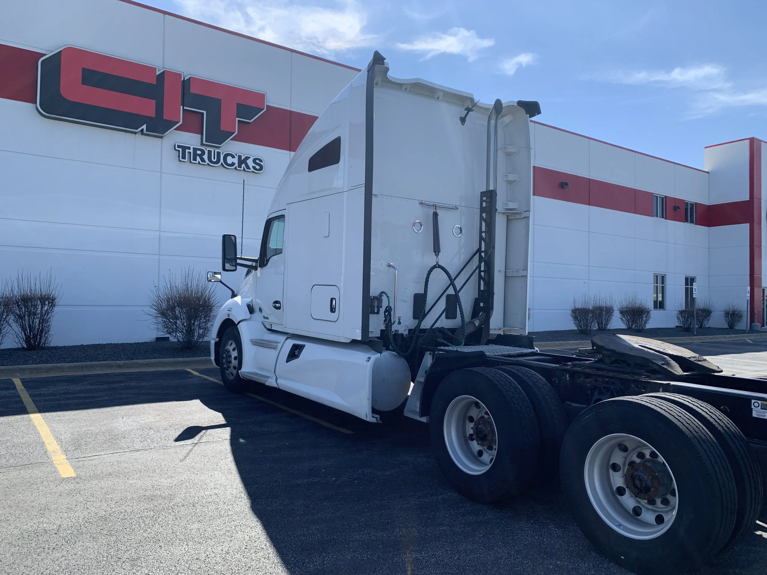 2022 Kenworth T680 - image 6