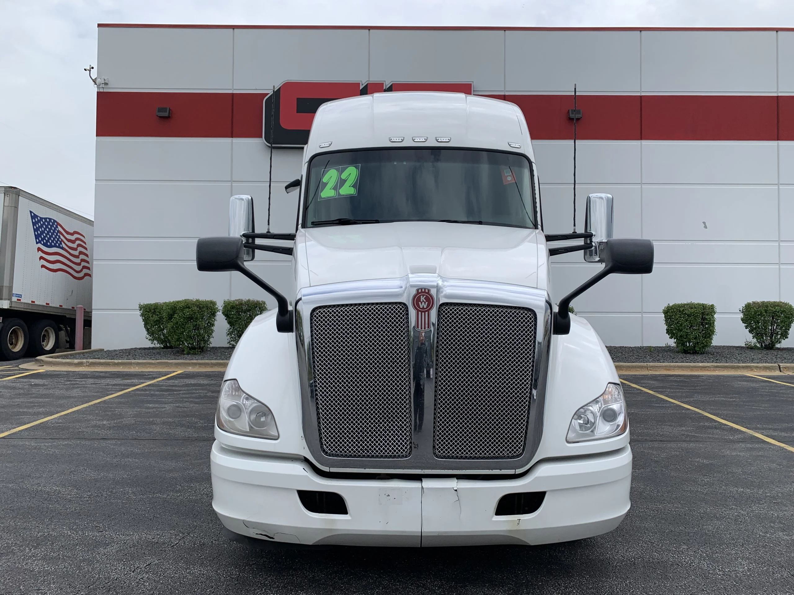 2022 Kenworth T680 in Mokena, IL — photo 2