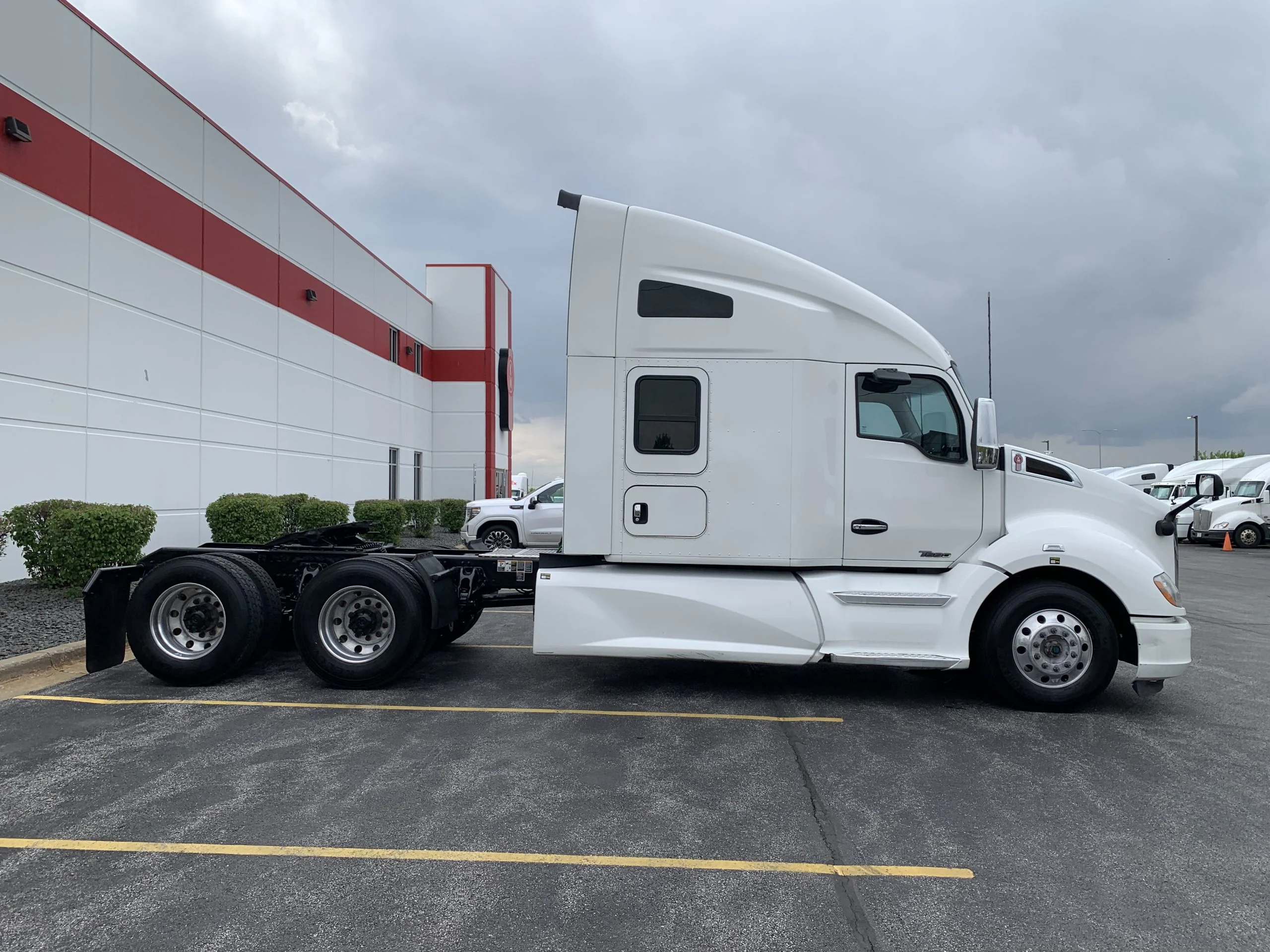 2022 Kenworth T680 in Mokena, IL — photo 4