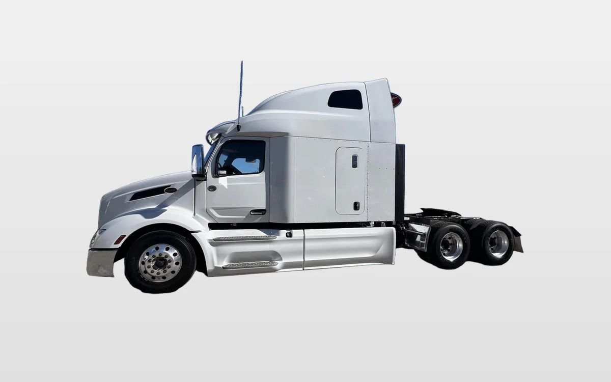 2023 Peterbilt 579 - image 1