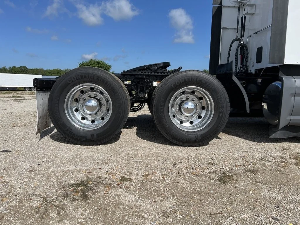 2021 Peterbilt 579 in Hattiesburg, MS — photo 8