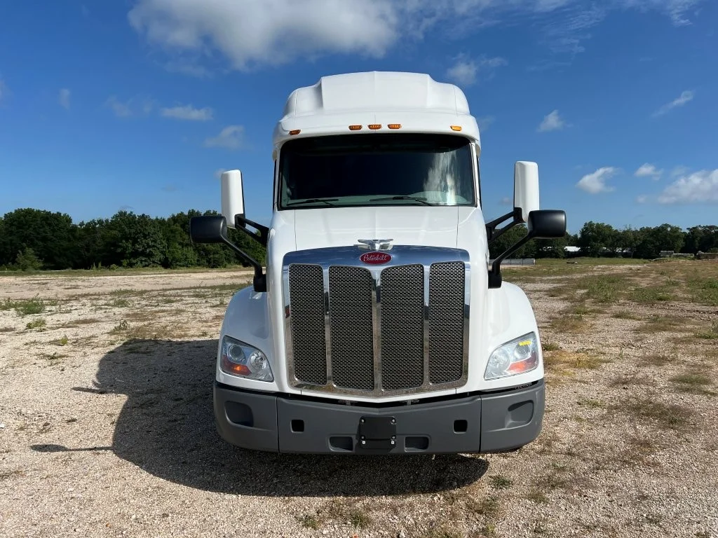 2021 Peterbilt 579 in Hattiesburg, MS — photo 5