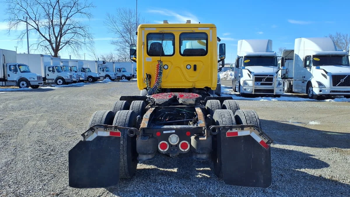 2020 Freightliner Cascadia - image 5