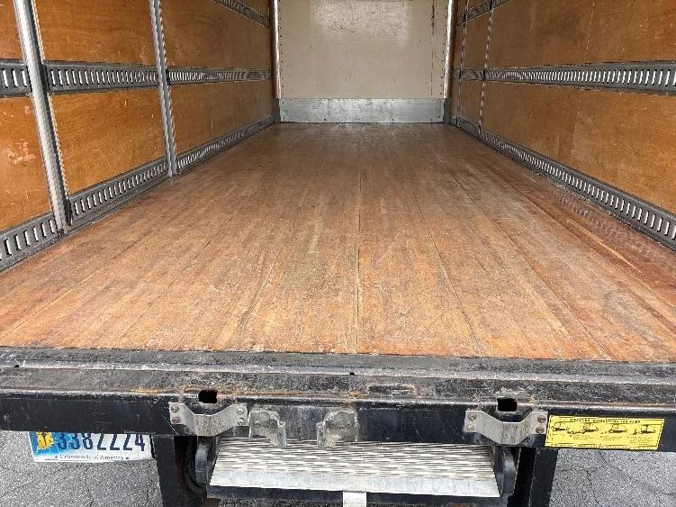 2020 Isuzu NRR - image 10