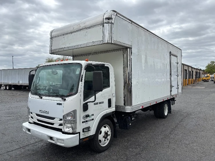 2020 Isuzu NRR - image 3