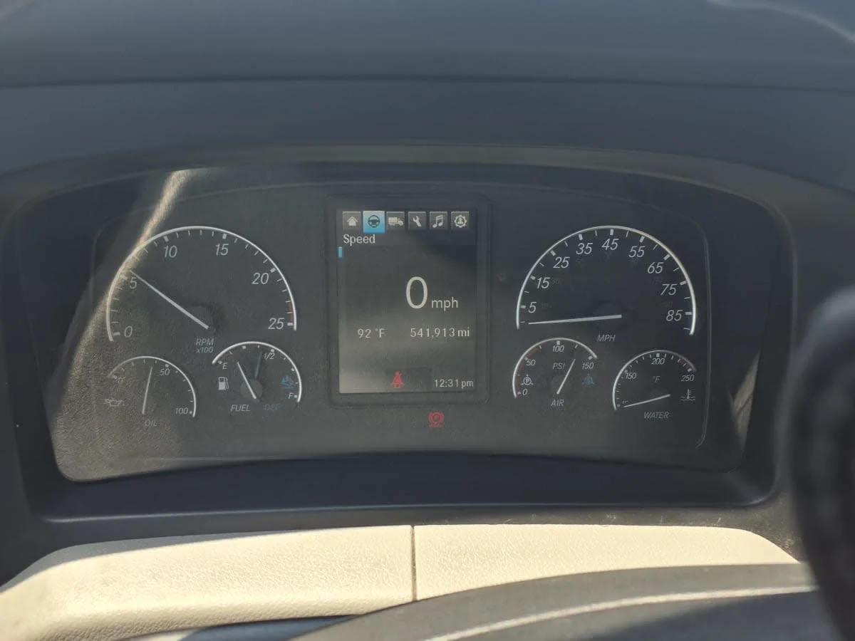 2021 Freightliner Cascadia in Taylor, MI — photo 9