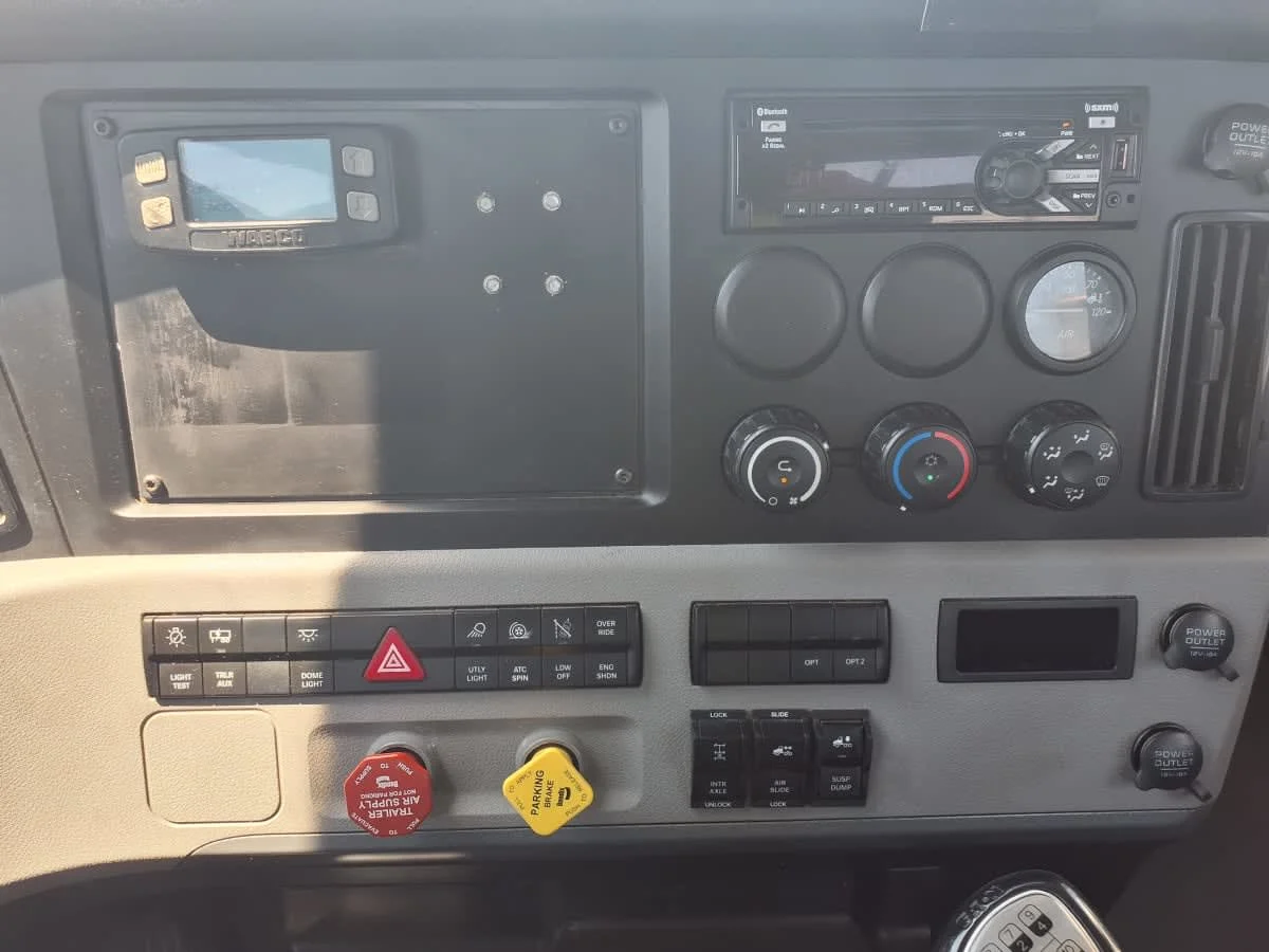2021 Freightliner Cascadia in Taylor, MI — photo 10