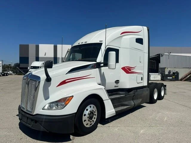 2023 Kenworth T680 — photo 15