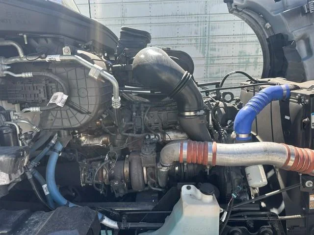 2023 Kenworth T680 — photo 8