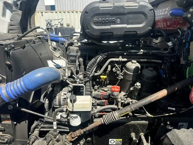 2023 Kenworth T680 — photo 9