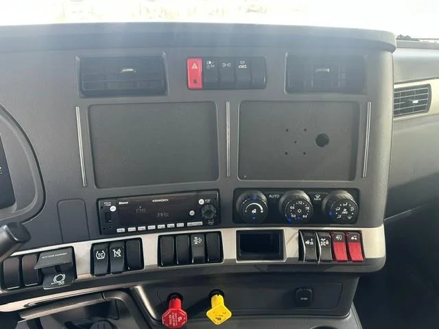 2023 Kenworth T680 — photo 10