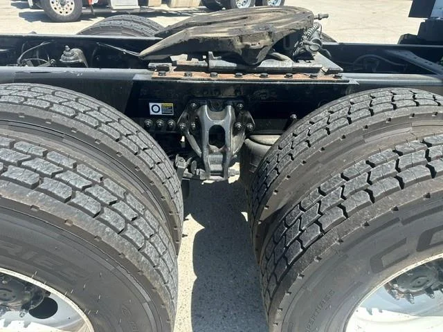 2023 Kenworth T680 — photo 17
