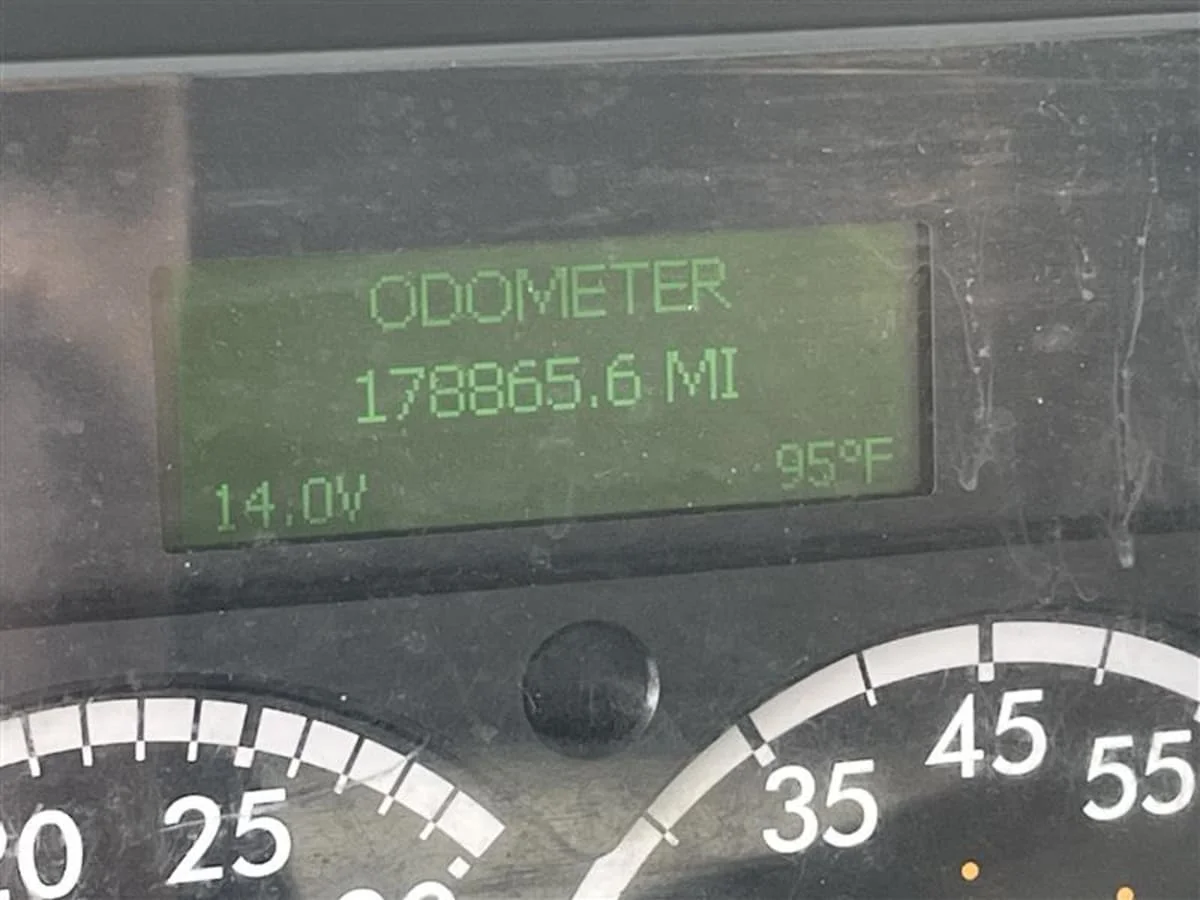 2019 Freightliner M2 106 - image 10