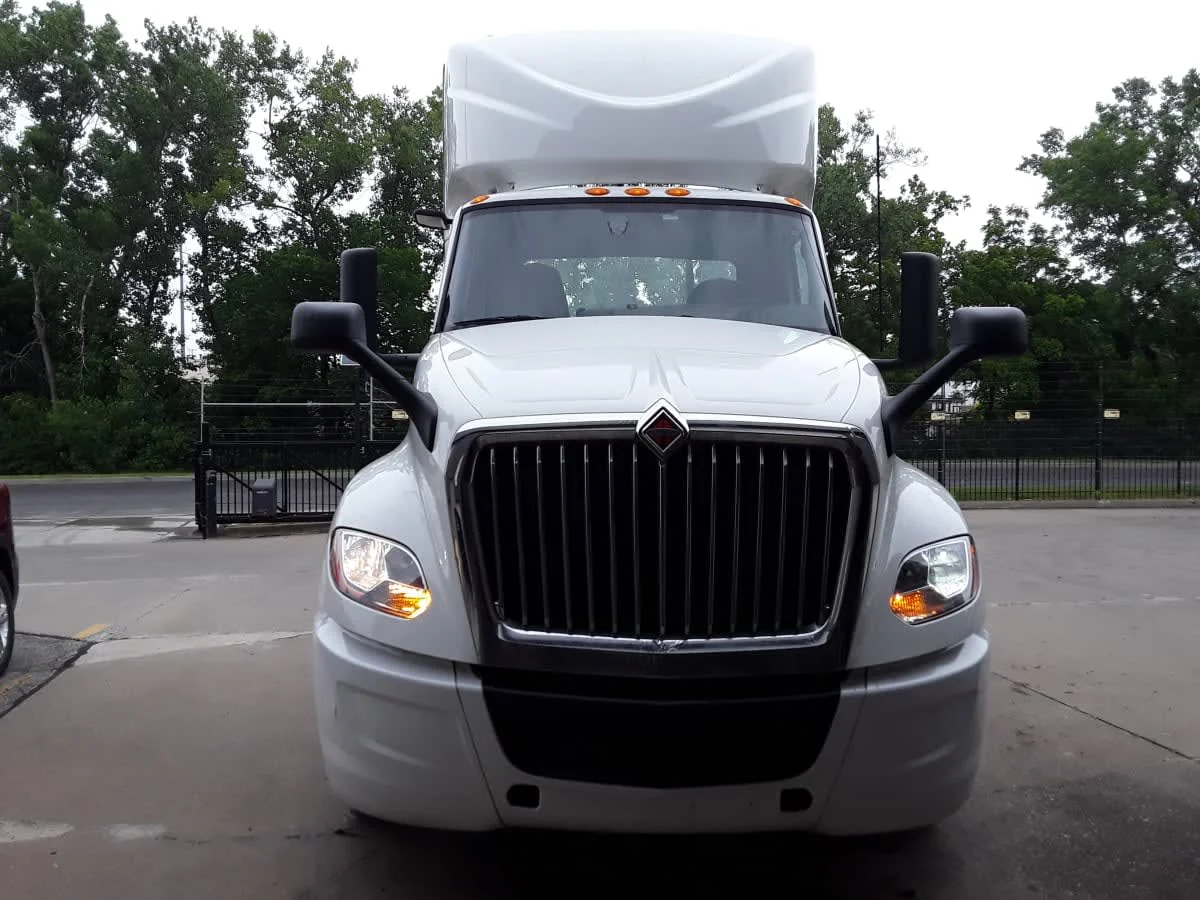 2022 International LT in Kansas City, MO — photo 2